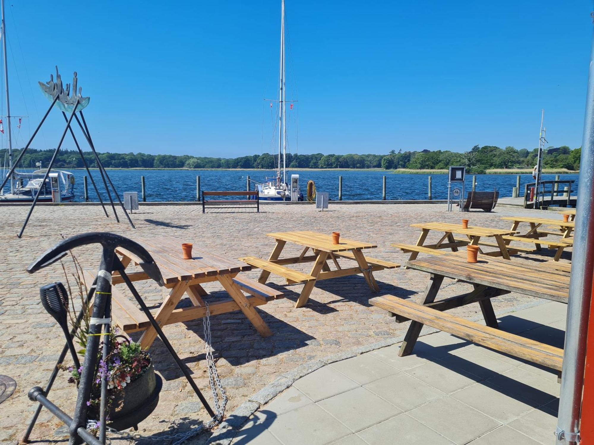 Kirkely Bed And Breakfast Vester Ulslev Bagian luar foto